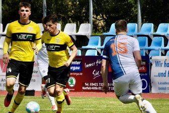 Fernduell um Vizemeisterschaft - Moritz Kretzer (links) und Philipp Sovago zählten am vergangenen Wochenende zu den Plauener Torschützen beim 5:2-Erfolg des VFC beim FC International Leipzig.