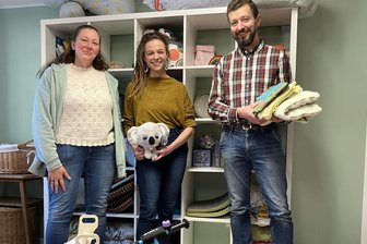 „Fest der kleinen Sterne“ in Lengefeld sammelt Geld für Sternenkinder-Grabplatz - Lydia Löser, Linda Heidrich und Christoph Reichel (v. l.) organisieren das „Fest der kleinen Sterne“ in Lengefeld.