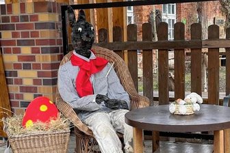 Fest in den Plauener Weberhäusern wird von Osterhasen-Klau überschattet - Dreist geklaut wurde der Osterhase der Weberhäuser.
