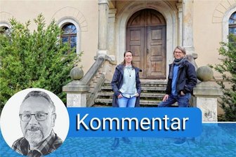 Festival "Begehungen" kommt nach Lichtenstein: Der richtige Entschluss zur richtigen Zeit - Kulturpalais-Chefin Nicole Schubert und Festivalsprecher Lars Neuenfeld am Eingang des Palais.