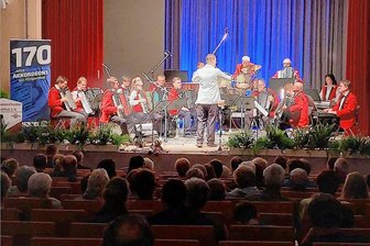 Festival der Tasten und Knöpfe in der Stadt am Aschberg - Das Akkordeonorchester Klingenthal unter Leitung von Richard Wunderlich.