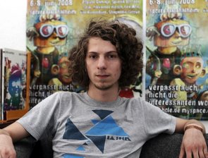 Festival mit mehr als nur guter Musik - 
              <p class="artikelinhalt">Matthias Roeder ist einer der Organisatoren des Festivals "Loophole" in Thalheim.</p>
            