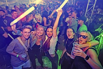 Festival „Rambazamba Island“ an der Pöhl startet – so läuft die Anreise - Die Rambazamba Clubnacht in Herlasgrün ist besonders bei Tanzwütigen beliebt.