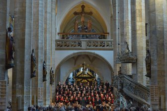 Festliches Konzert im Freiberger Dom: Bachs unbekannte Oratorien - Domkantor Albrecht Koch, Solisten und der Domchor bei einer früheren Aufführung von „Elias“ im Dom St. Marien Freiberg.