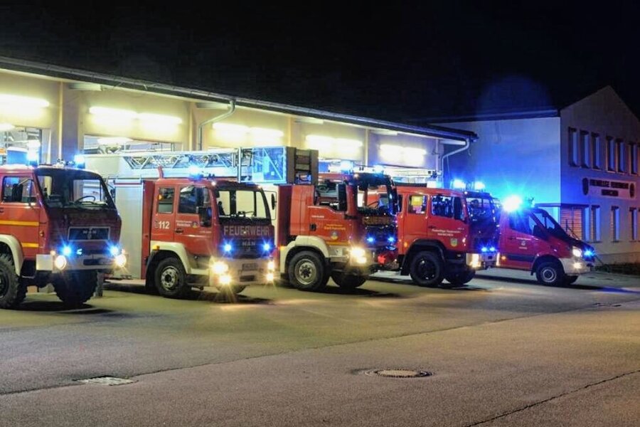 Festnahme nach Wohnungsbrand in Hainichen: Mutmaßlicher Täter verletzt Polizisten - Die Feuerwehr Hainichen, hier das Depot, konnte am Montagnachmittag einen Wohnungsbrand löschen. 