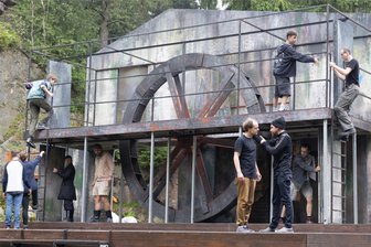 Festspielzeit an den Greifensteinen: Wo komische Ritter, gewiefte Räuber und kleine Hexen ihren Spielplatz haben - Noch fehlt die mystische Abendstimmung. Aber geprobt wurde diese Woche bereits intensiv auf der Freilichtbühne an den Greifensteinen. Als erste Aufführung steht am Samstagabend „Krabat“ auf dem Spielplan.