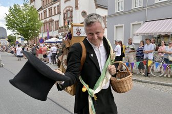 Festumzug als krönender Abschluss für Stadtfeier im Erzgebirge - Der Festumzug in Thalheim war der krönende Abschluss der Festwoche – im Bild Michael Weißbach.