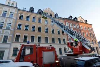 Feuer in Chemnitzer Wohnhaus: Ursache steht fest - In Chemnitz brannte es in einem von zahlreichen Familien bewohnten Gründerzeithaus. Nun ermittelt die Polizei.