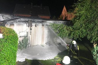 Feuer in Garage in Falkenstein - In der Nacht zum Mittwoch hat in Falkenstein eine Garage gebrannt.