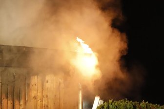 Feuer in Gartenhaus -