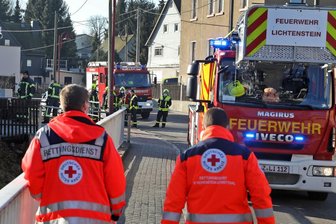 Feueralarm: Brand in einem Vierseitenhof in Bernsdorf - Am Mittwochmittag hat es in einem Vierseitenhof in Bernsdorf gebrannt. Gegen 11.15 Uhr heulten die Sirenen.