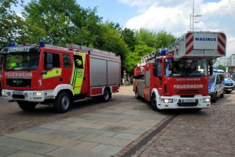 Feueralarm: Einkaufszentrum Galerie Roter Turm evakuiert - Die Feuerwehr war mit mehreren Fahrzeugen angerückt.