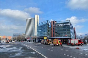 Feueralarm im Parkhaus in Chemnitzer Zentrum - Die Einsatzkräfte rückten zu dem Parkhaus an der Theaterstraße aus. 