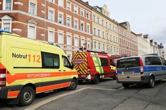Feuerwehr alarmiert: Reinigungsarbeiten wirbeln viel Staub auf -