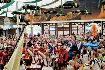 Feuerwehr, Fanfaren und Faschingsclub: Plauener Sternquell-Brauerei will riesigen Wiesn-Festumzug auf die Beine stellen - Für die Plauener Wiesn haben bereits 32 Vereine zugesagt.