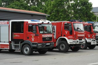 Feuerwehr Geringswalde löscht brennende Hecke - Nach dem Brand einer Hecke konnte die Feuerwehr kurz darauf wieder ins Depot einrücken.