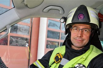 Feuerwehr-Großaufgebot im Industriepark in Meerane: Retter proben Ernstfall - Kai Götze - Wehrleiter Kai Götze zieht nach der Übung ein positives Fazit. 