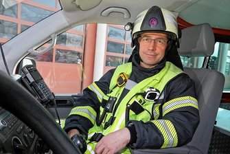 Feuerwehr in Meerane: Bürgermeister gratuliert mit Eierlikör - Kai Götze bleibt Leiter der Freiwilligen Feuerwehr in Meerane.