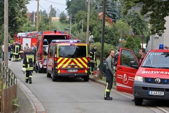 Feuerwehr in Not: Personal fehlt - Bei einem Großeinsatz im Juli 2019 erhielt die Oberwieraer Truppe Unterstützung von den Feuerwehren aus Waldenburg und Meerane. Durch ein Abflussrohr war damals Öl in den Bach gelaufen. 