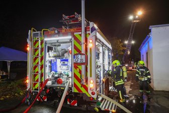 Feuerwehr probt Ernstfall in Autowerkstatt in Glauchau: Die Fotos von der Übung - 