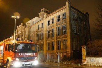 Feuerwehr rettet betrunkene Kletterer aus 35 Meter Höhe -