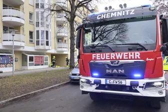 Feuerwehr rettet Chemnitzer Seniorin aus hilfloser Lage - In Chemnitzer Stadtteil Bernsdorf war am Freitag die Feuerwehr im Einsatz.