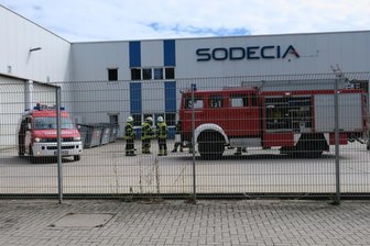 Feuerwehr rückt zu Brand auf Firmengelände aus -