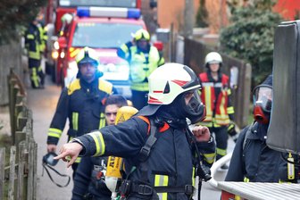 Feuerwehr rückt zu Schornsteinbrand aus -