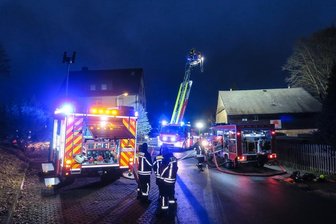 Die Feuerwehren aus Schneeberg, Aue, Bad Schlema und Zschorlau waren im Einsatz.