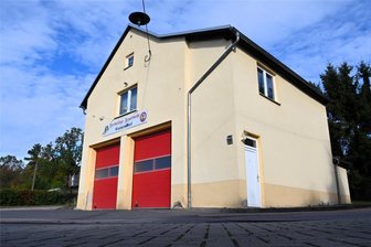 Feuerwehrdepot zu verkaufen: Was die Stadt Hainichen noch loswerden will - Das alte Gerätehaus der Feuerwehr Cunnersdorf soll verkauft werden. Gebote können noch bis Mitte November abgegeben werden.