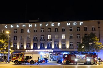 Feuerwehreinsatz am Chemnitzer Hof - Die Feuerwehr war mit mehreren Fahrzeugen im Einsatz.