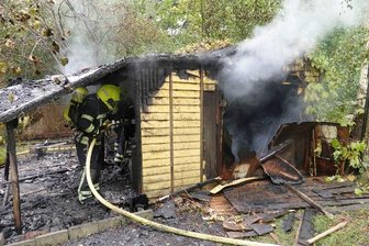 Feuerwehreinsatz bei Laubenbrand -
