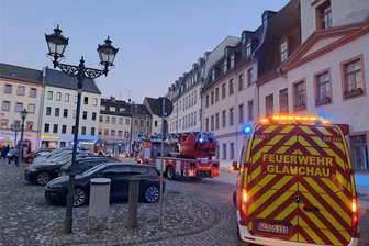 Feuerwehreinsatz im Glauchauer Ratshof dauert knapp zwei Stunden - Ab 18 Uhr am Donnerstagabend war die Feuerwehr am Glauchauer Ratshof im Einsatz.