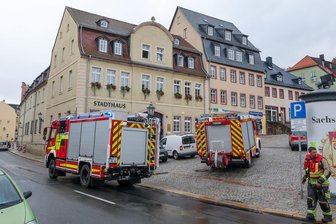Feuerwehreinsatz im Stadthaus Hohenstein-Ernstthal - Am Mittwoch war die Feuerwehr am Altmarkt in Hohenstein-Ernstthal im Einsatz.