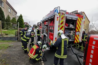 Feuerwehreinsatz in Meerane: Stromverteilerkasten fängt Feuer - Meeraner Feuerwehrleute mussten am zweiten Advent ausrücken. In Waldsachsen brannte eine Stromverteilerstation.