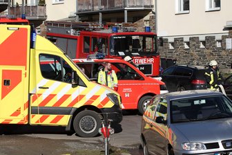 Feuerwehreinsatz in Plauen: Kamin verqualmt Dachgeschosswohnung -