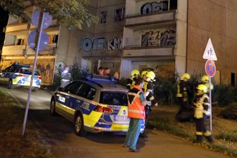 Feuerwehreinsatz: Jugendliche auf Hochhausdach -