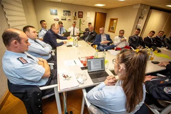 Feuerwehrleute schmeißen nach Streit mit der Stadt Plauen hin: Freiwillige Wehr geopfert für Geld vom Freistaat - Ein Kommentar - Wenn die Jahreshauptversammlung zur Krisensitzung wird: Samstagabend bei der Straßberger Feuerwehr.