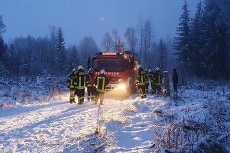 Feuerwehrleute und Bergwacht suchen bei Johanngeorgenstadt nach verletztem Mann - 41 Feuerwehrleute und sechs Helfer der Bergwacht waren in Johanngeorgenstadt im Einsatz.