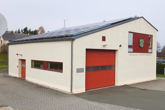 Feuerwehrverein im Vogtland sammelt Geld für Wärmebildkamera - Im Neustädter Feuerwehrgerätehaus ist jetzt auch eine Wärmebildkamera vorrätig.