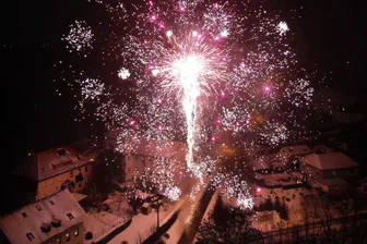 Feuerwerk und Katerlauf: So starten Frankenberg und Mittweida ins Jahr 2026 - 