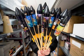 Feuerwerks-Hersteller Weco versucht, die Insolvenz noch abzuwenden - Feuerwerk aus Freiberg hat sich immer gut verkauft. Doch wie schon zum Jahreswechsel 2020/21 fällt das Geschäft nun erneut ins Wasser. Das Freiberger Werk muss schließen.