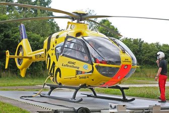Feuerwerkskörper zündet nicht richtig: Kind mit massiven Verbrennungen mit Rettungshubschrauber in Klinik gebracht - Der Rettungshubschrauber "Christoph 46" war am Sonntag in Annaberg-Buchholz im Einsatz (Symbolbild).