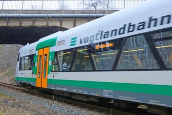FFP2-Maske ab Montag in Zug und Bus - In den Zügen der Vogtlandbahn muss ab Montag eine FFP2-Maske getragen werden. Dasselbe gilt für Busse. 