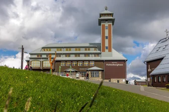 Fichtelberghaus: Frist für Kaufangebote ist abgelaufen - Wie geht es mit dem Fichtelberghaus weiter? Diese Frage stellen sich Menschen weit über Oberwiesenthal hinaus.