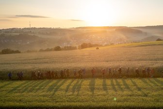 Fichtelbergmarsch: Mehr als 1400 Teilnehmer meistern Extremwanderung von Chemnitz nach Oberwiesenthal - 1600 Teilnehmer haben die Jubiläumsauflage des Fichtelbergmarschs in Angriff genommen.