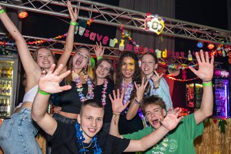 Fiesta Tropical in Hainichen bringt Spaß und Geld in die Kasse für den Abiball - Fiesta Tropical im HKK.