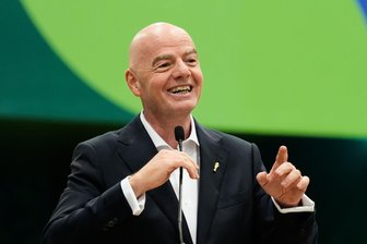 FIFA nennt Details: So verdienen die Clubs bei der WM - Die von Präsident Gianni Infantino angeführte FIFA schüttet bei der WM über 300 Millionen Euro an die Clubs aus. (Archivbild)