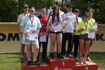 Fil-Sommercup: Trio vom ESV Lok Zwickau holt als Team Deutschland Platz 3 - Beim Pokal der Oberbürgermeisterin landete das deutsche Trio auf Rang 3. Mit Liron Raimer (r.), Florian Tautenhahn und Isabell Richter bestand es aus Rodlern des ESV Lok Zwickau.
