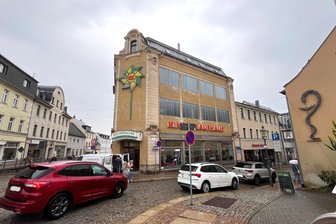 Filetstück in bester Lage - Kann ein Wirt das ehemalige Reichenbacher Kinderkaufhaus wachküssen? - Für das imposante ehemalige Kinderkaufhaus in Reichenbach werden neue Interessenten gesucht.